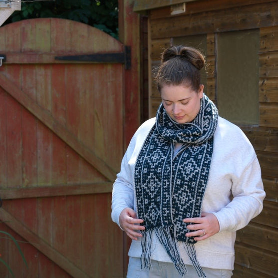 

Ancient Ruin - Halsduk
2