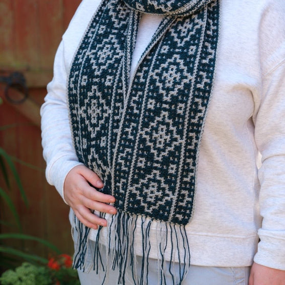 

Ancient Ruin - Halsduk
5