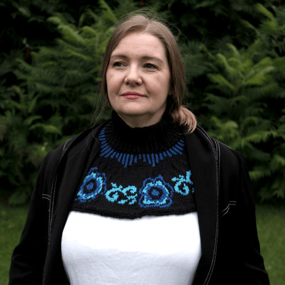 

Spring Flora - Neck Warmer
3