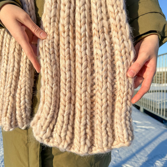 

Freddie - Scarf
7