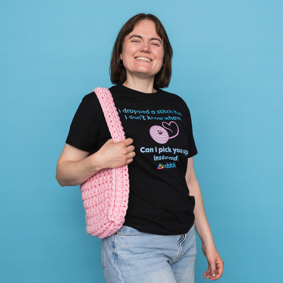 

Dropped A Stitch T-shirt - Yarniis (Limited Edition) - Hobbii
5