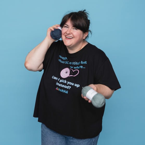 

Dropped A Stitch T-shirt - Yarniis (Limited Edition) - Hobbii
10