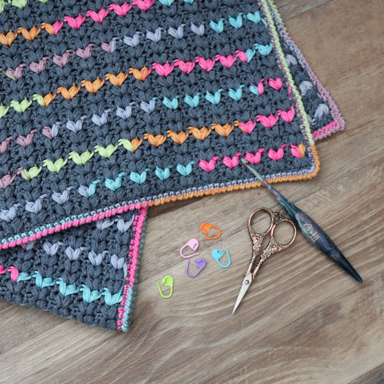 

Heart’s Desire - Scarf
8