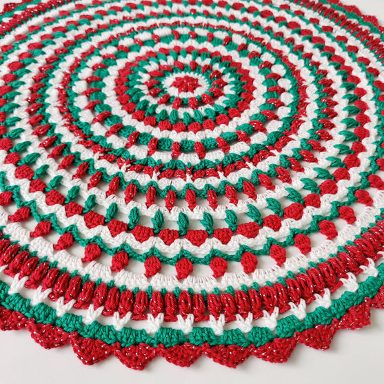 

Holly Jolly Christmas Doily - Mandala/Duk
2