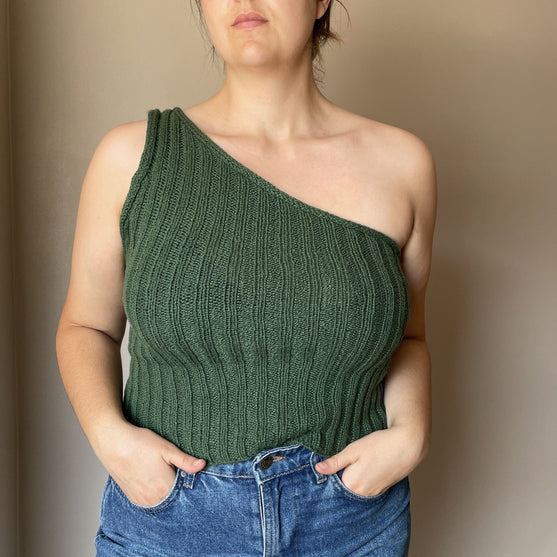

Easy One Shoulder Top
1
