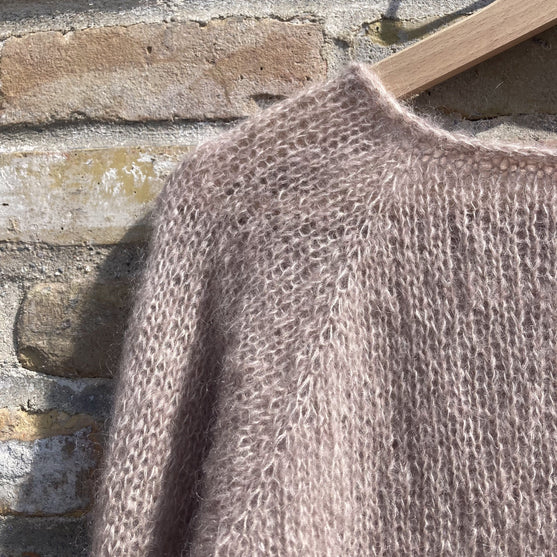 

Summer Lotus - Tröja
6