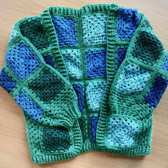 

Very Granny - Cardigan
11