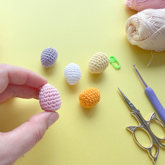 

Påskkyckling - Överraskningsägg
4