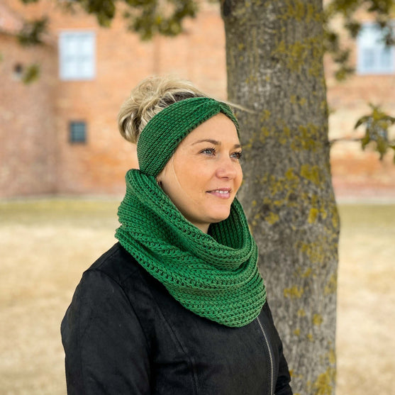 

Joy - Winter Set - Headband & Cowl
2