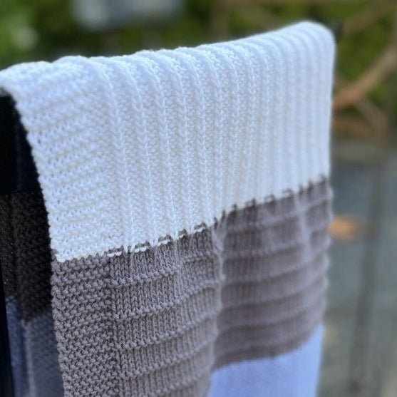 

Plopp - Baby blanket
2