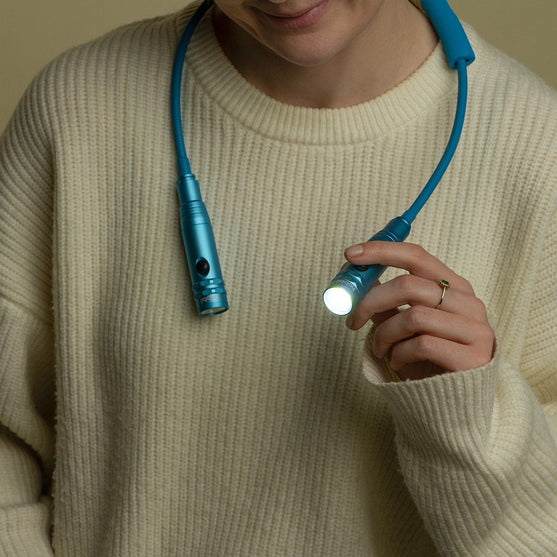 

Neck Light Deluxe - Blue - Hobbii
7