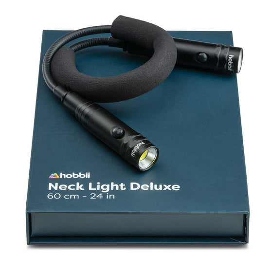 

Nacklampa Deluxe - Svart - Hobbii
6