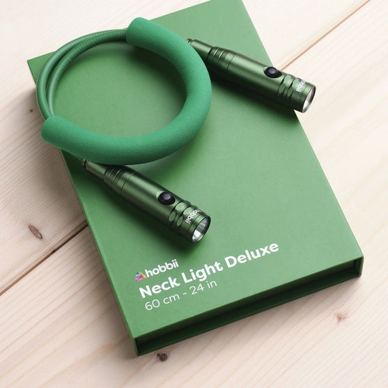 

Neck Light Deluxe - Green - Hobbii
2
