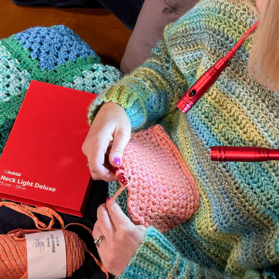 

Nacklampa Deluxe - Röd - Hobbii
9