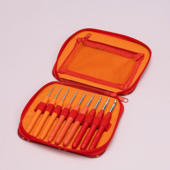 

Easy Touch Virknålsset - Berry - 9 storlekar - Hobbii
2