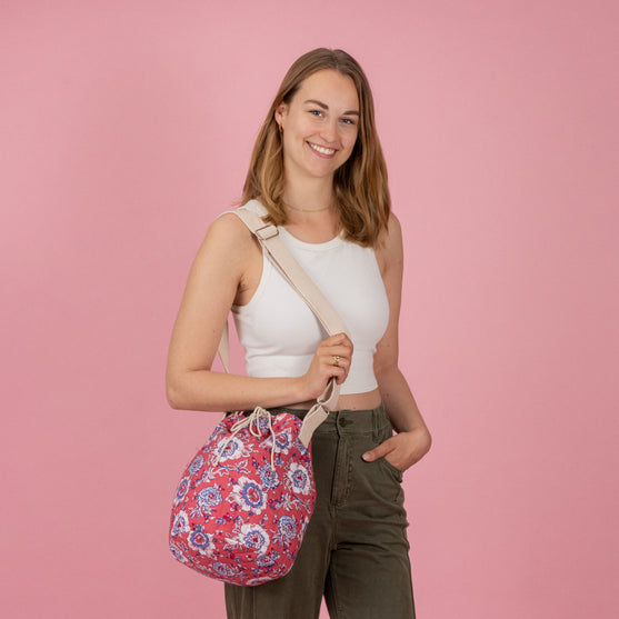 

Quiltad Cylinder Axelväska - Hobbii
3