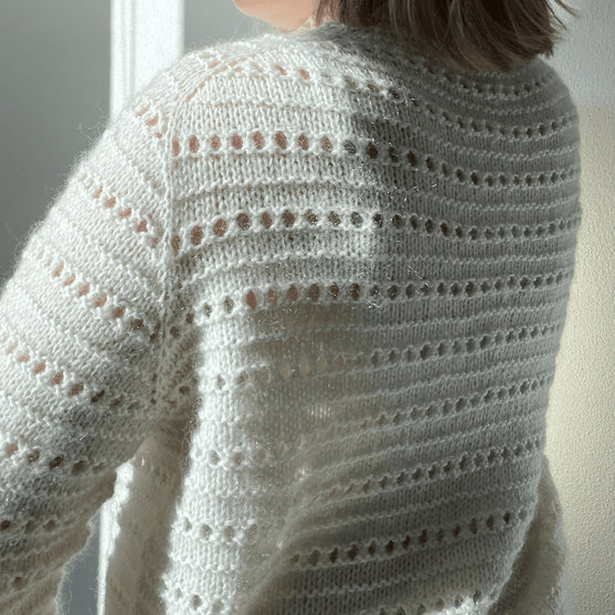 

Easy Spring Blouse - Tröja
4